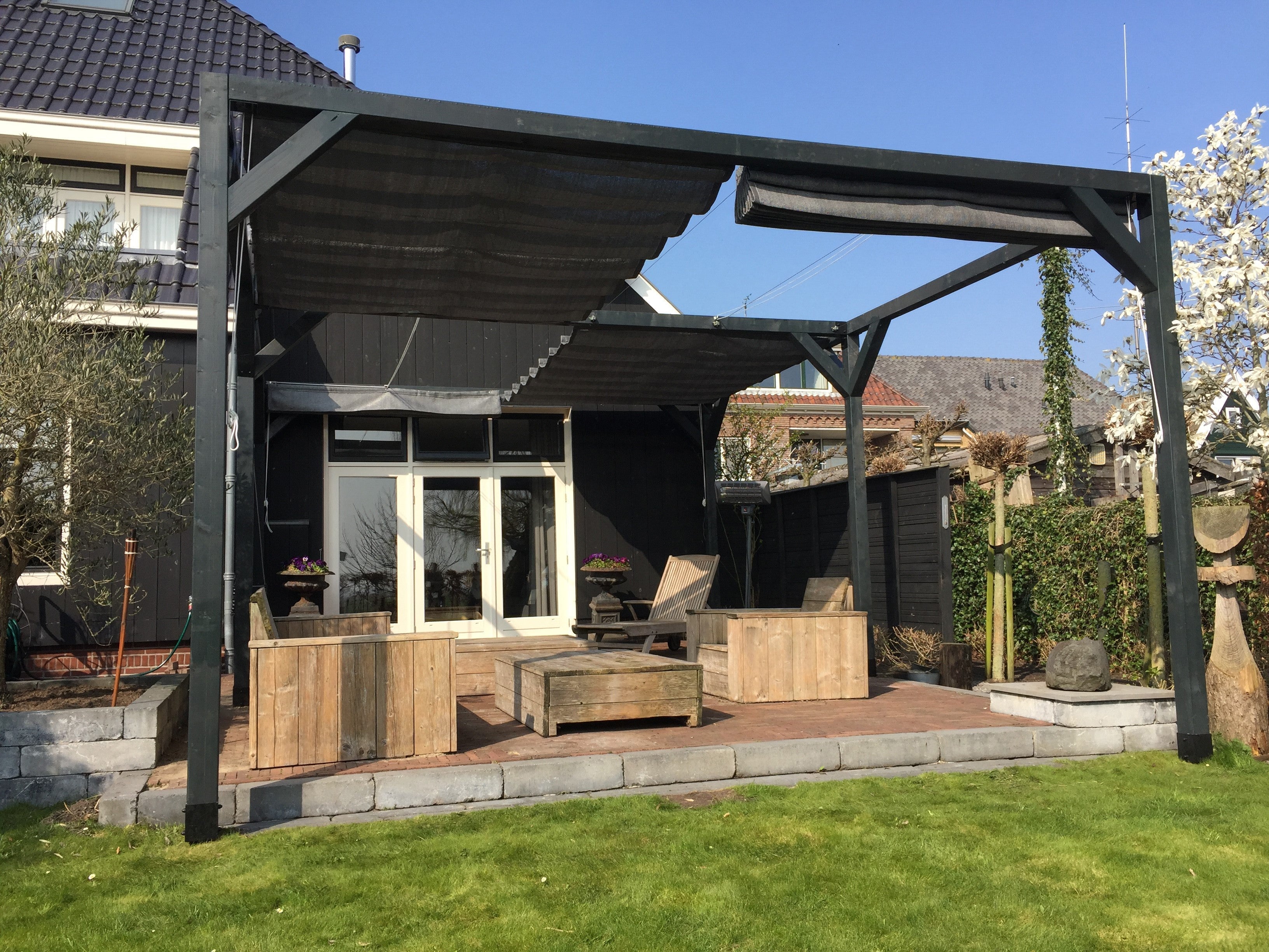 Maatwerk Pergola met 4 Harmonicadoeken